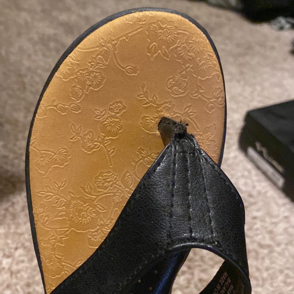 B.o.c sandals by Born - Picture 6 of 6